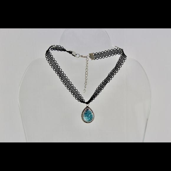Turquois Druzy Quartz Chocker - Picture 1 of 1